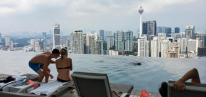 Lucentia Lalaport BBCC, Stuning Infinity Pool